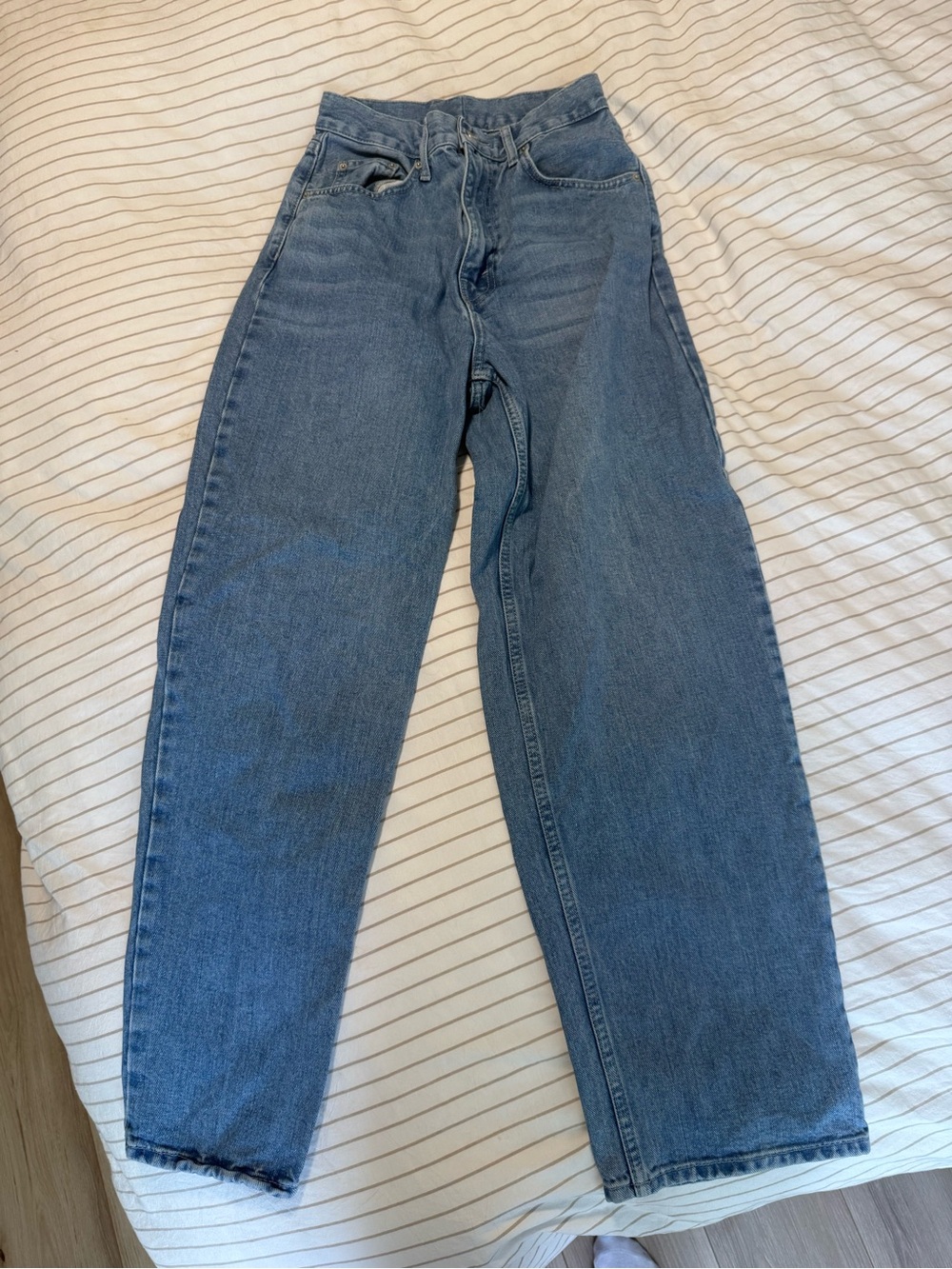 High-Waist Straight Leg Blue Jeans